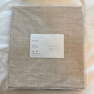 3 Pottery Barn Emery Linen Cafe Curtains in Beige
1 panel in original package